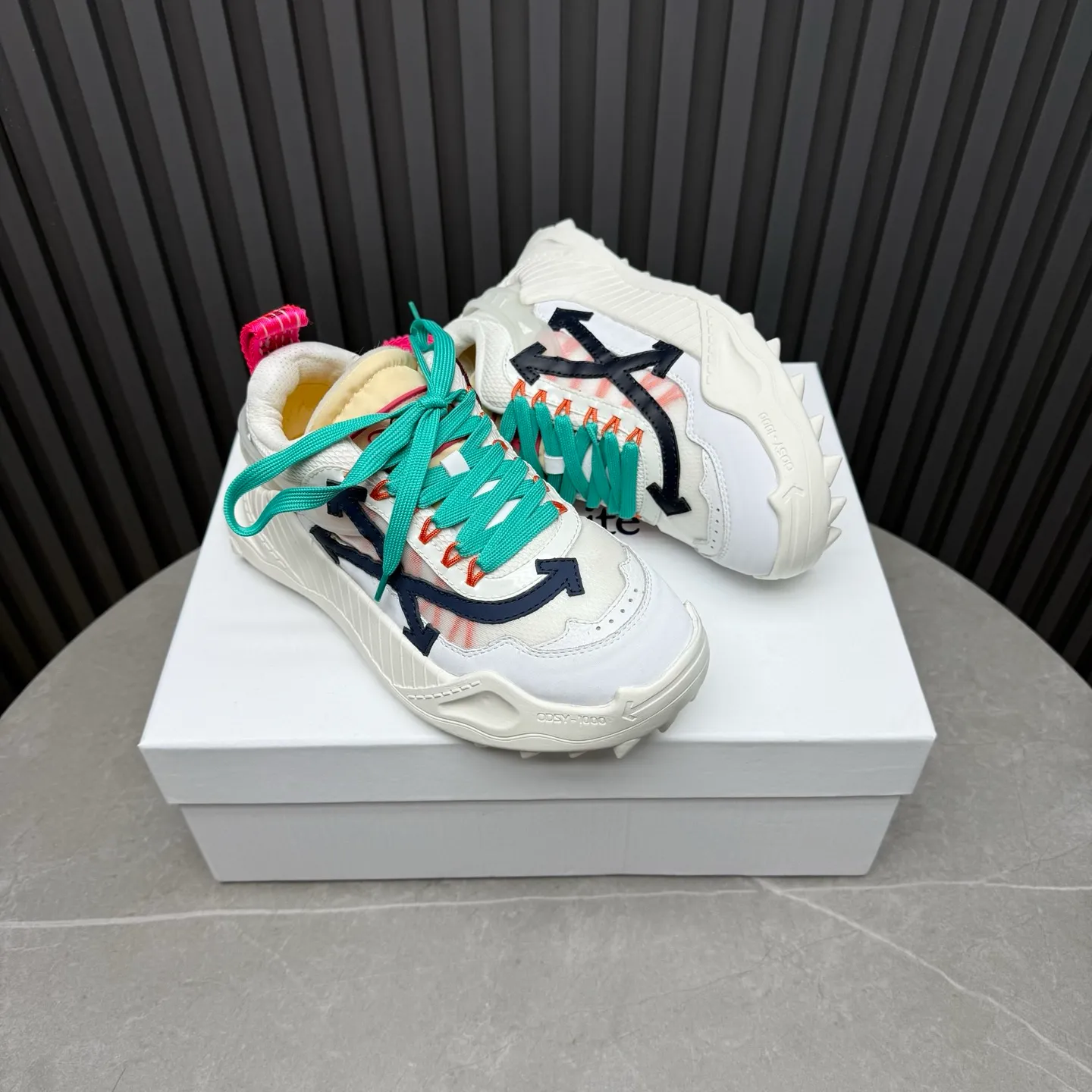 💰¥660 Trendy brand OFF WHITE classic popular style, combination outsole, official website original version 1:1 development top replica, ️Selected imported high mercerized frosted cowhide stitching breathable mesh ✔️Breathable lining, breathable and comfortable, simple and personalized design, official website rubber outsole, code number: ⚡️Couple style ⚡️35-40 women's model, 39-46 men's model (46 customized)